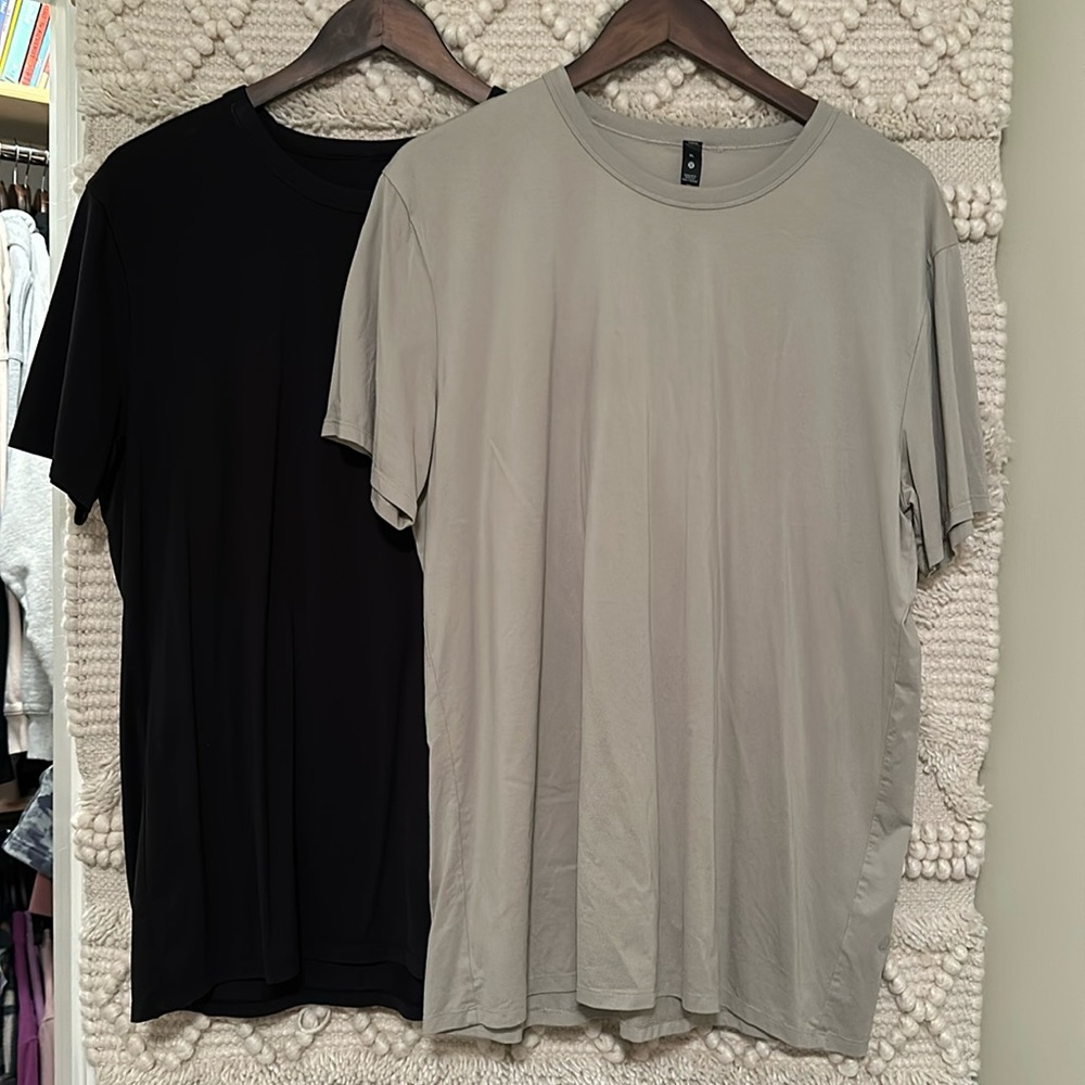 Lululemon fundamental t-shirt